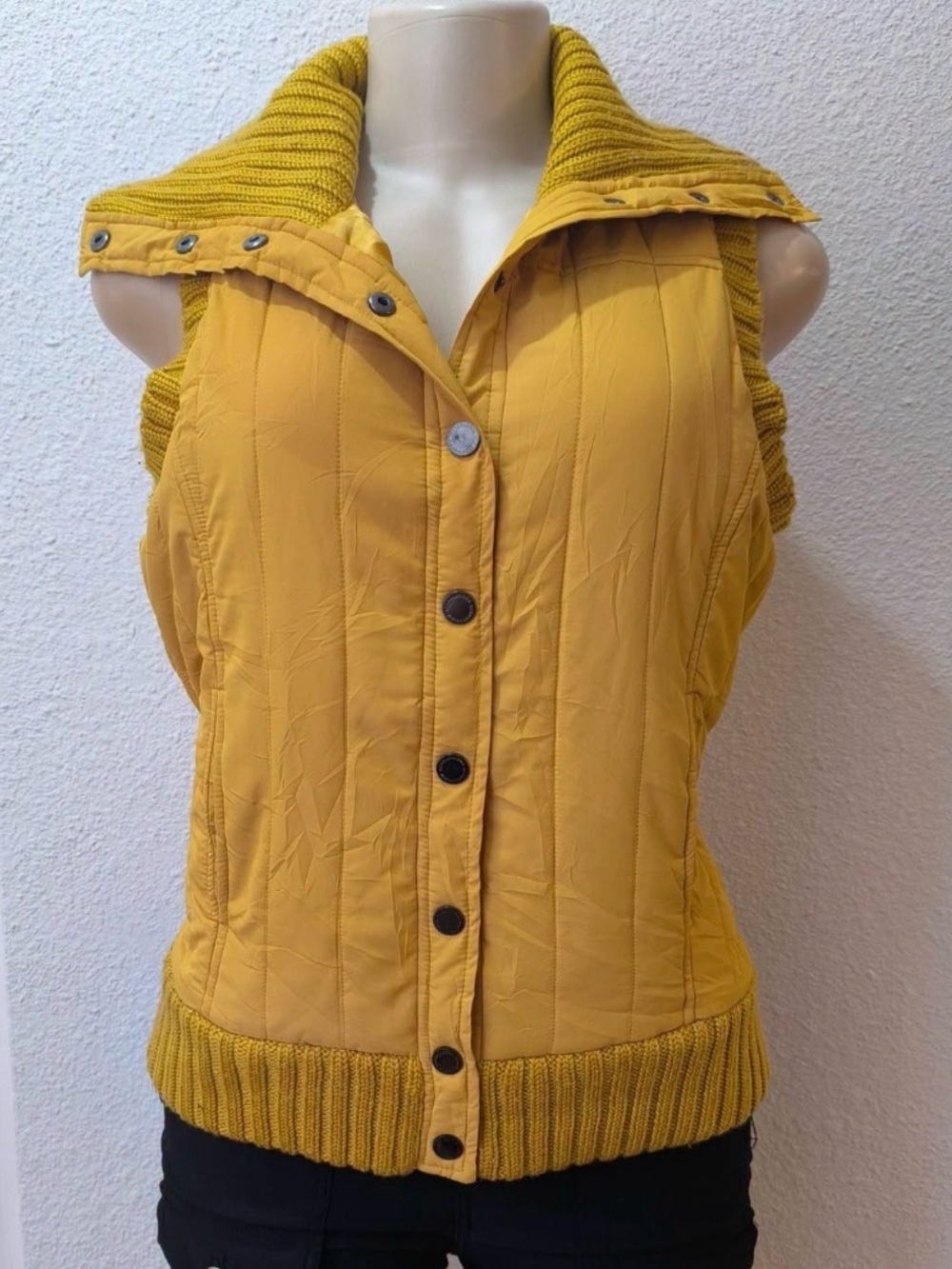 BCBGMaxAzria Mustard Yellow Quilted Sleeveless Button-Down Vest